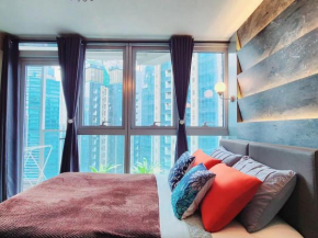 Spacious Executive Suite with Laundry Room 3 mins to Uptown Mall & Mitsukoshi Mall with Sunset View and Free Parking